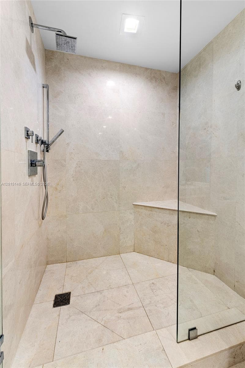 17111 Biscayne Blvd 606 photo 22