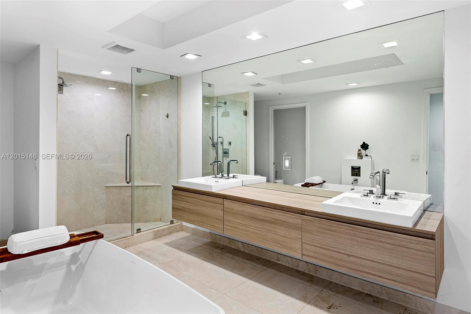 17111 Biscayne Blvd 606 photo 21