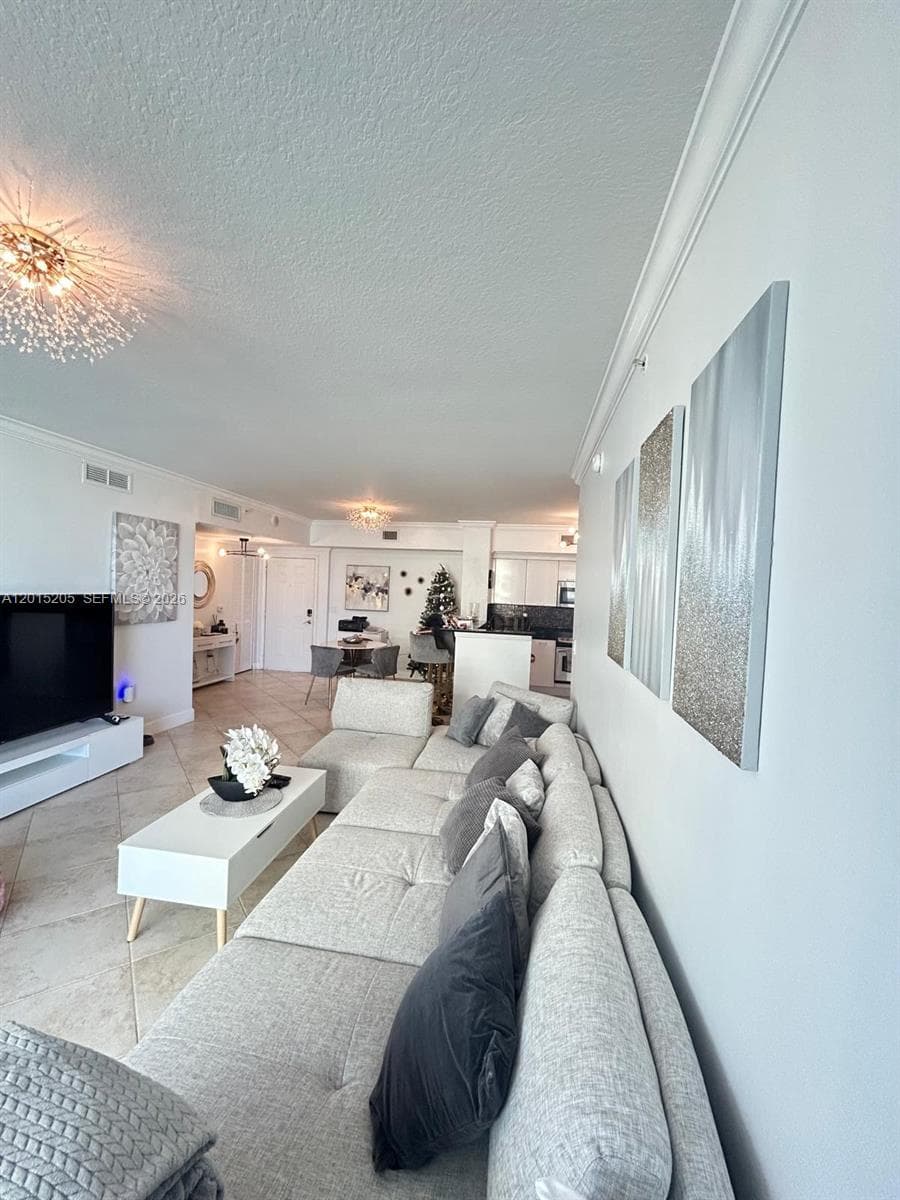 625 Casa Loma Blvd 1009 photo 5