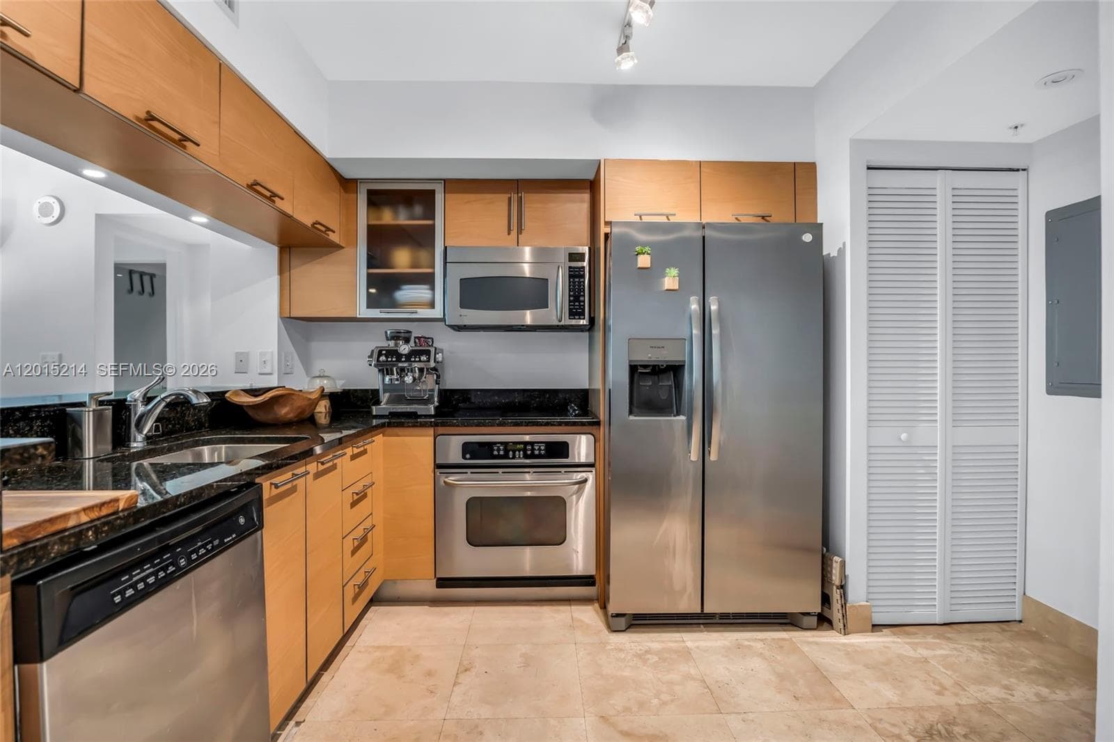 31 SE 5th St 3010 photo 12