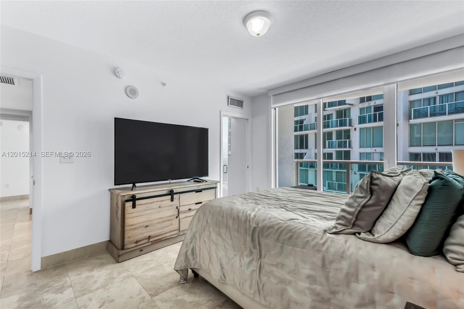 31 SE 5th St 3010 photo 19
