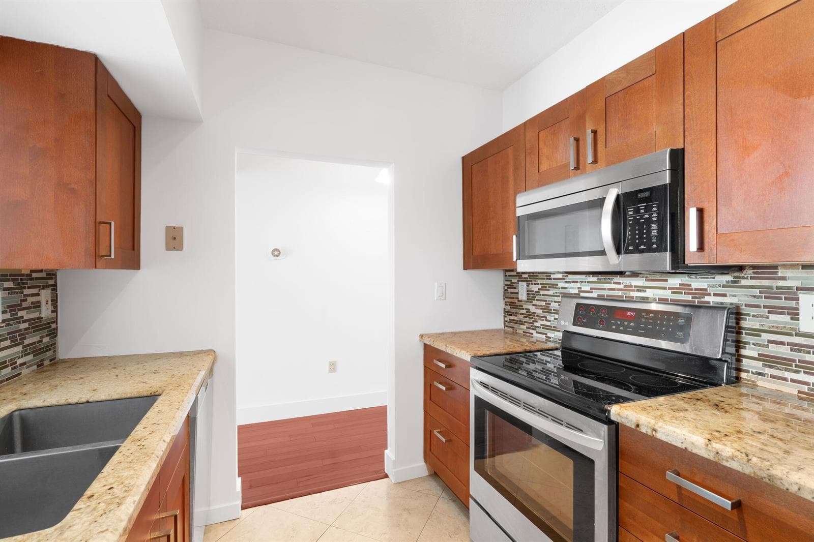 3020 NE 32nd Avenue 704 photo 6