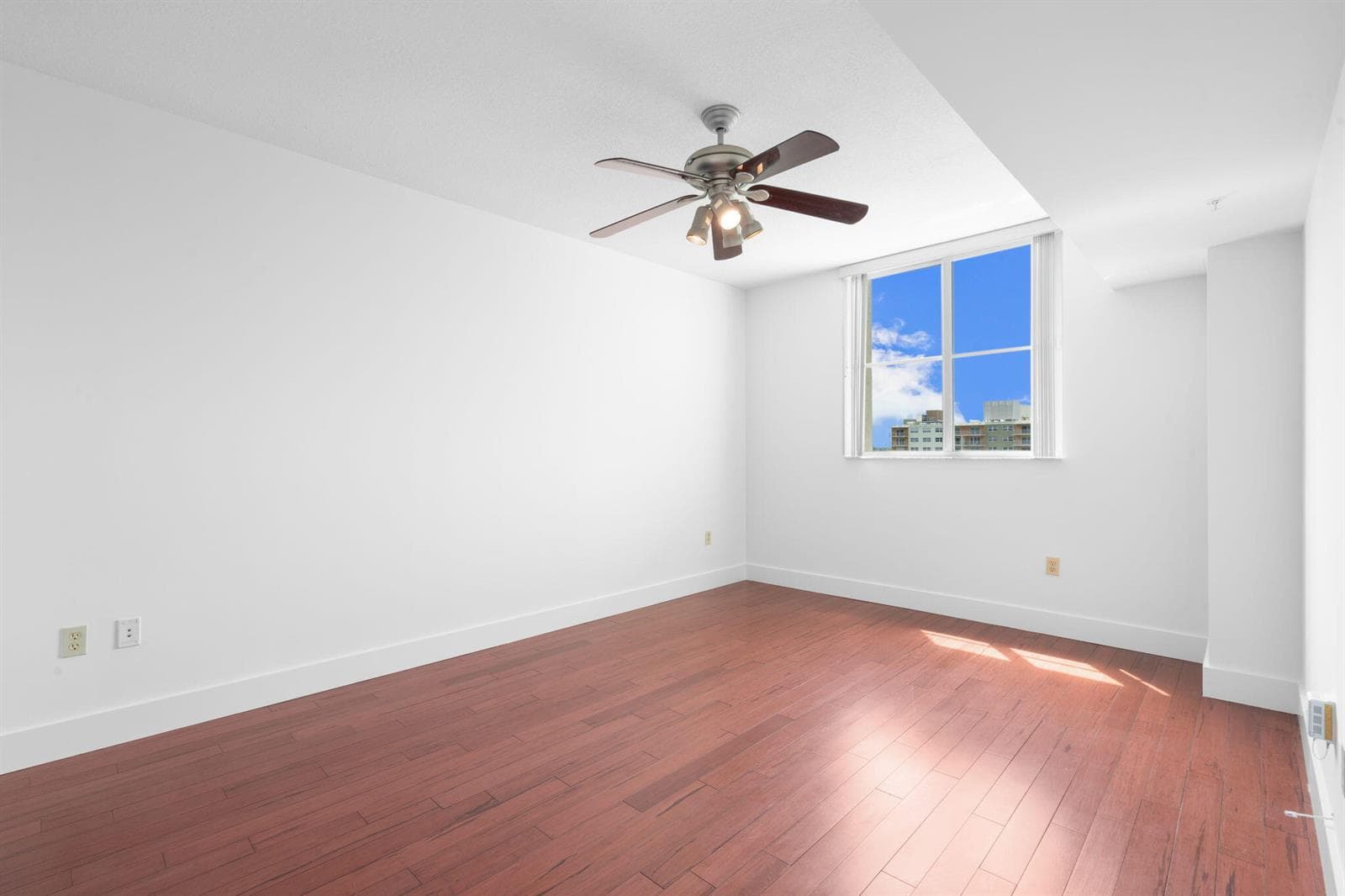 3020 NE 32nd Avenue 704 photo 10