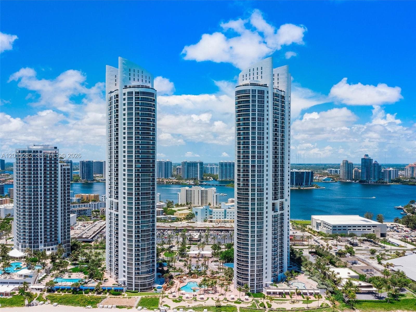 18201 Collins Ave 4009 photo 2