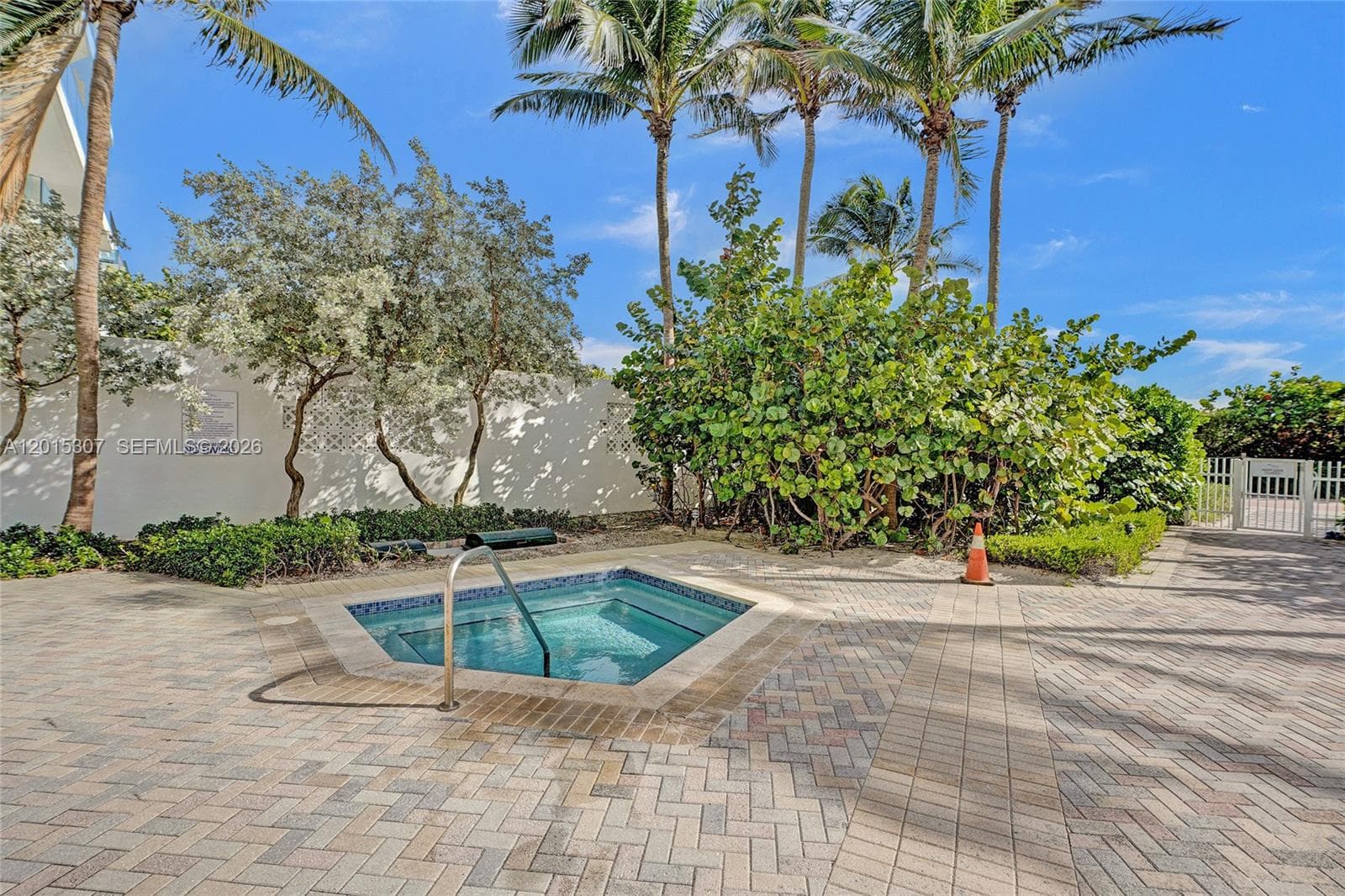 6515 Collins Ave 1107 photo 9