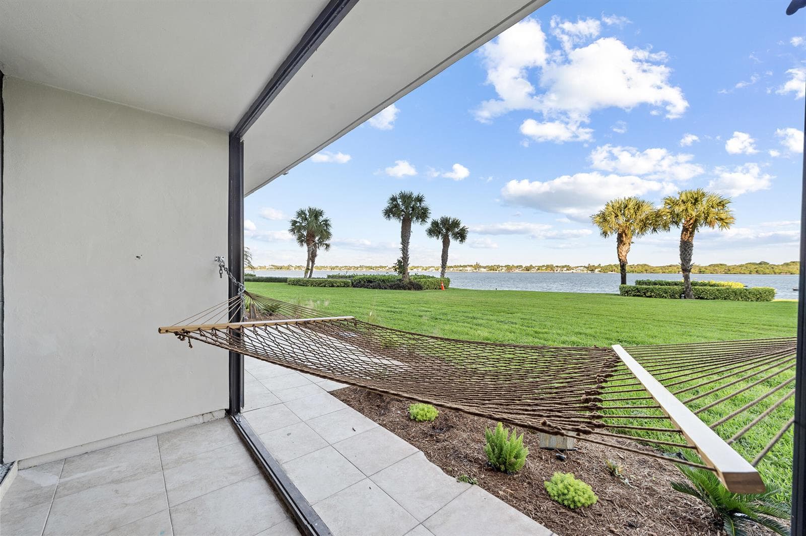 124 Lakeshore Drive G35 photo 12