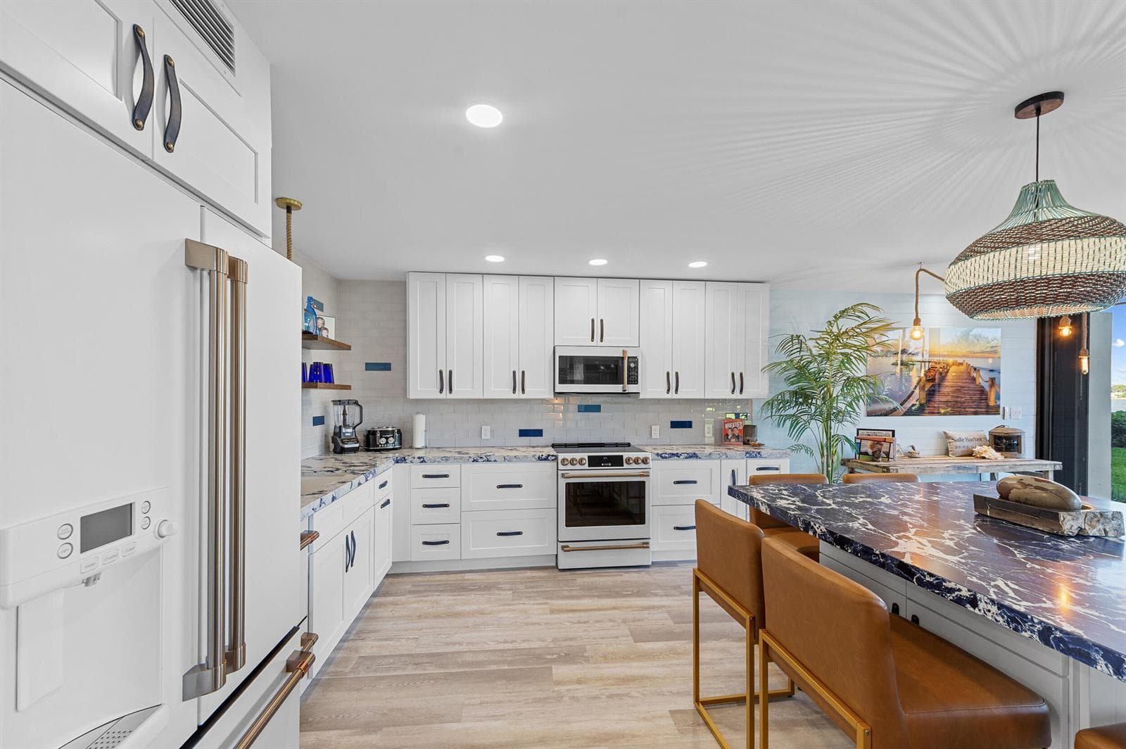 124 Lakeshore Drive G35 photo 7
