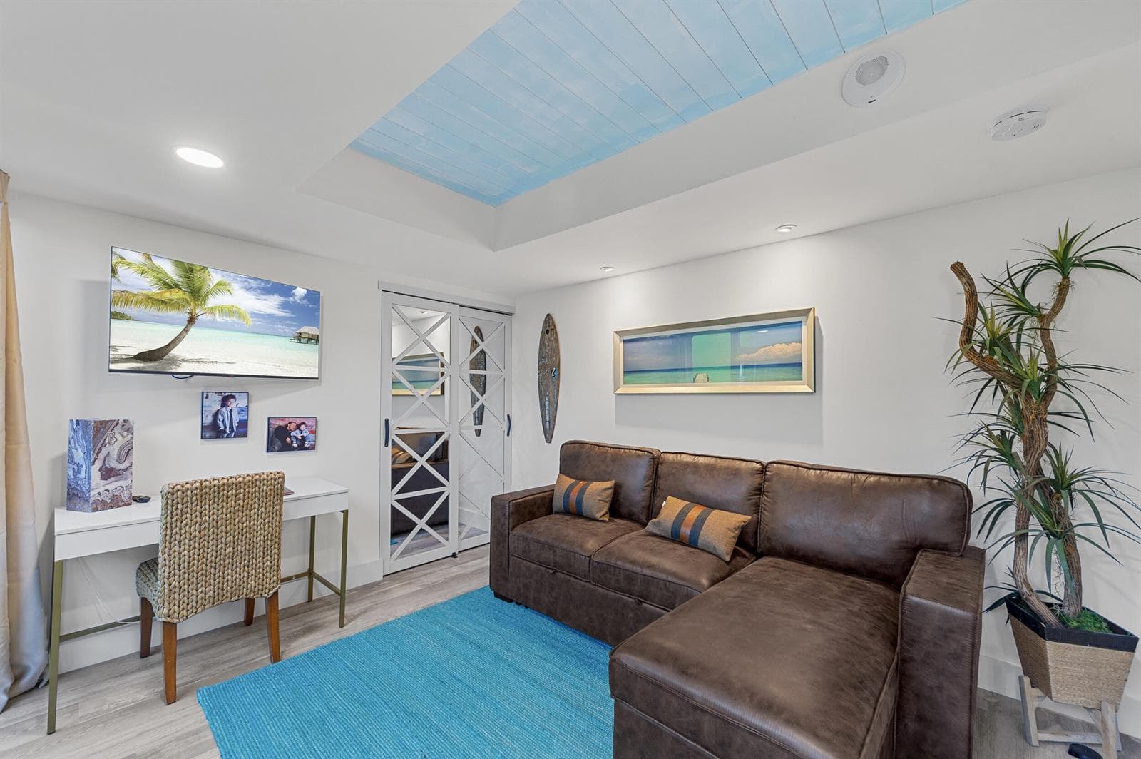 124 Lakeshore Drive G35 photo 14