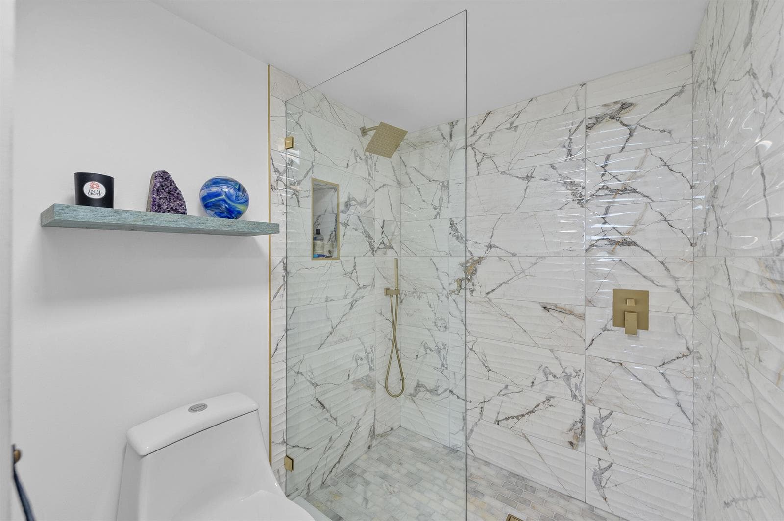 124 Lakeshore Drive G35 photo 19