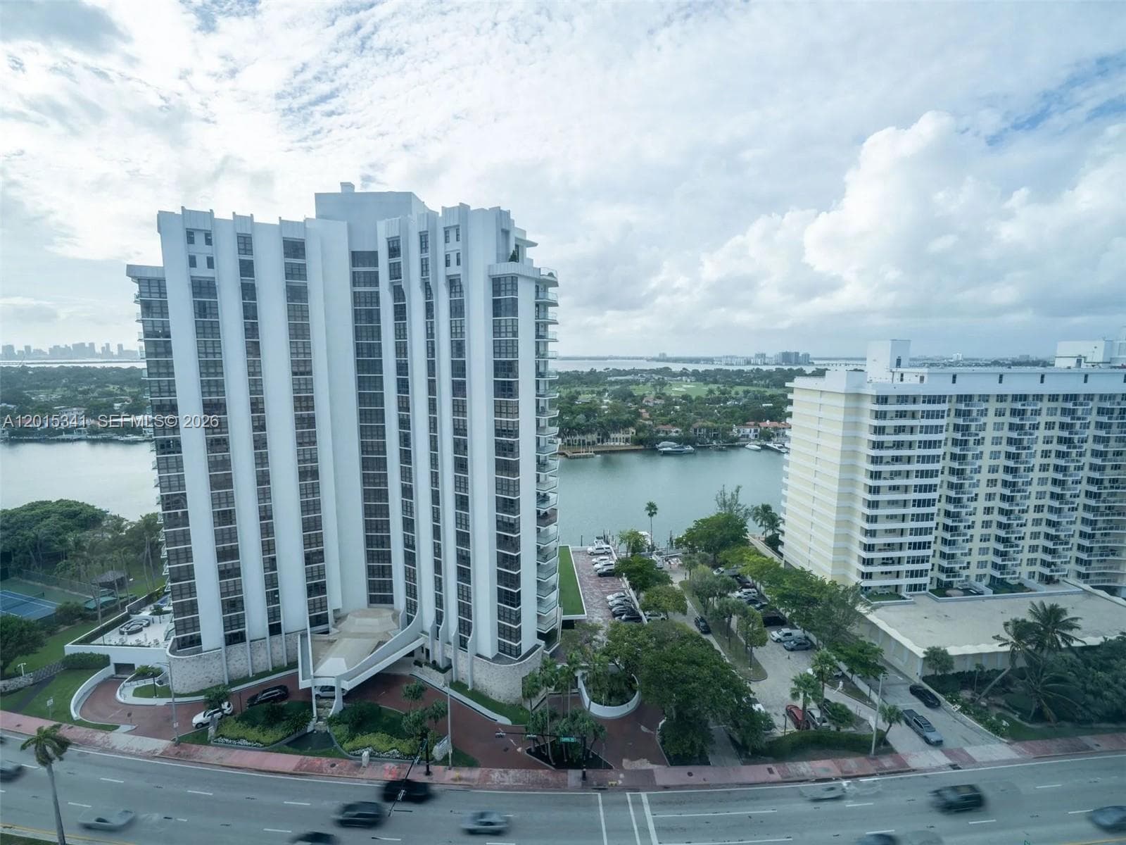 5445 Collins Ave 1718 photo 12