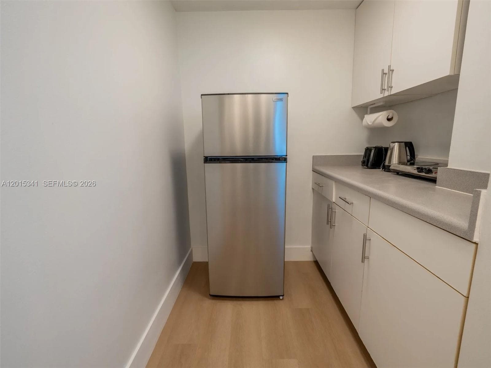 5445 Collins Ave 1718 photo 4