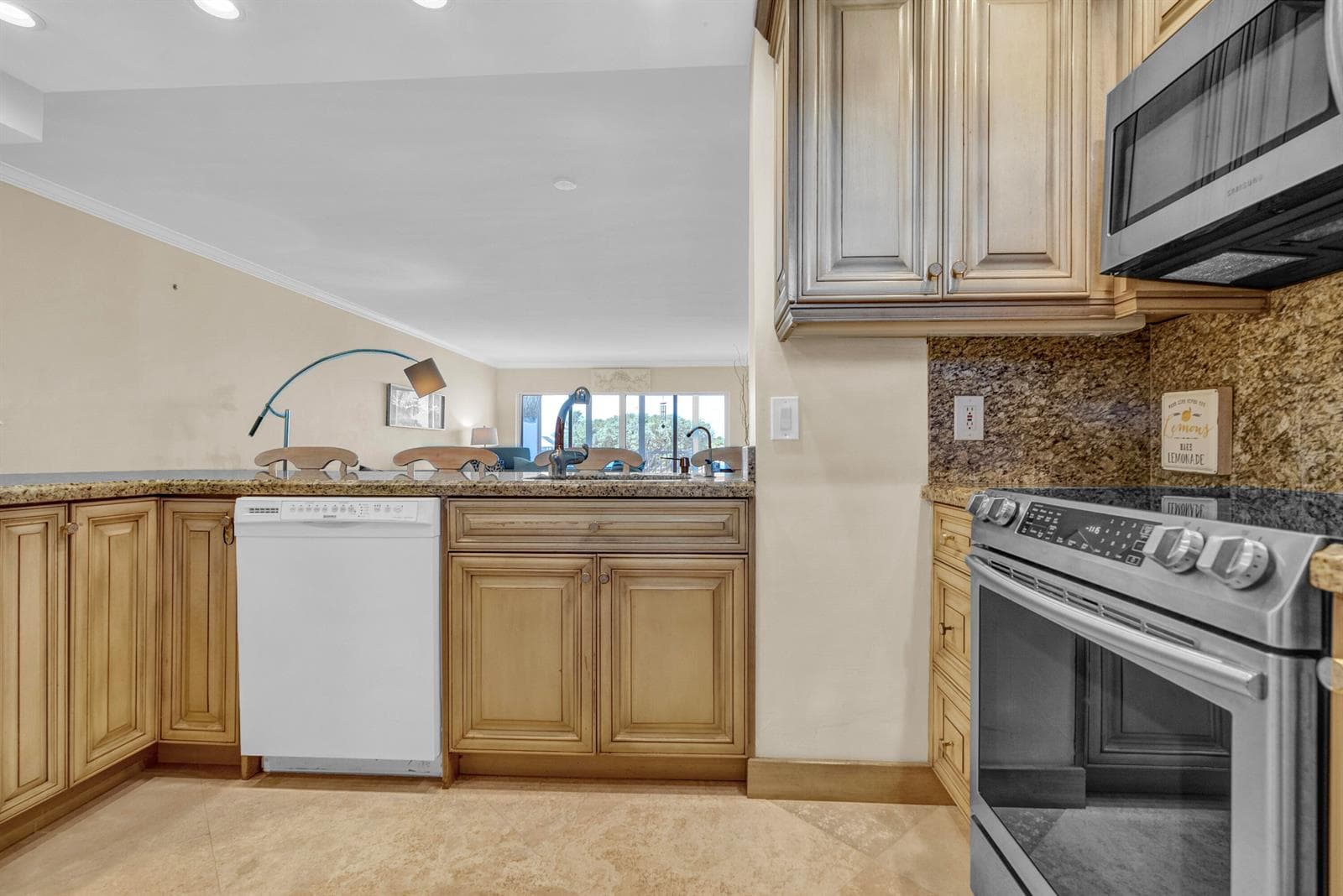 3050 NE 48th Court 305 photo 11