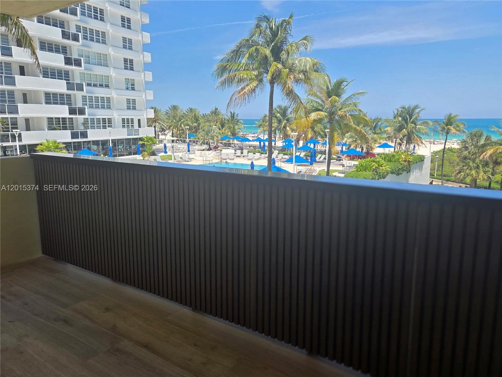 1623 Collins Ave 415 photo 2