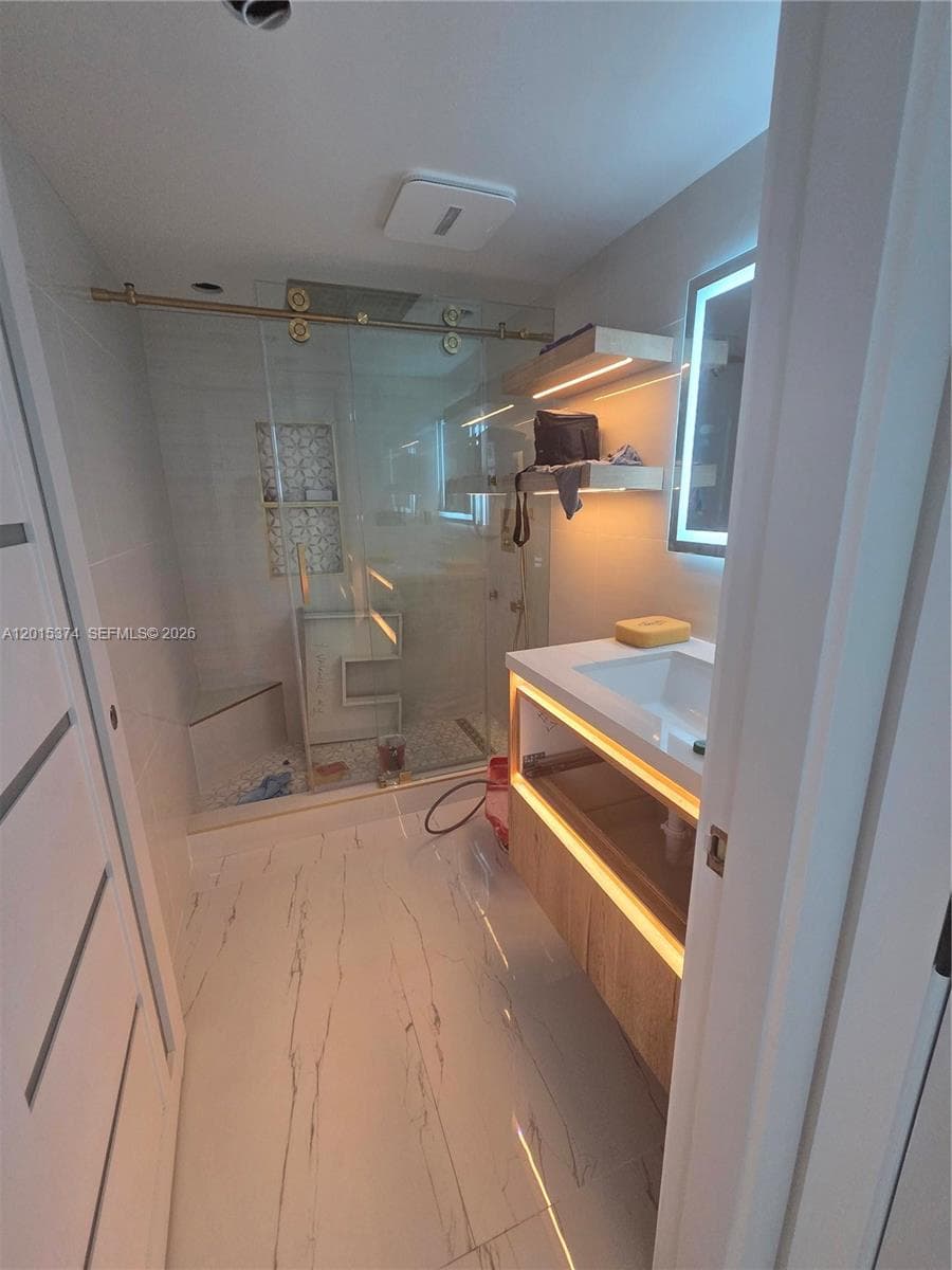 1623 Collins Ave 415 photo 7