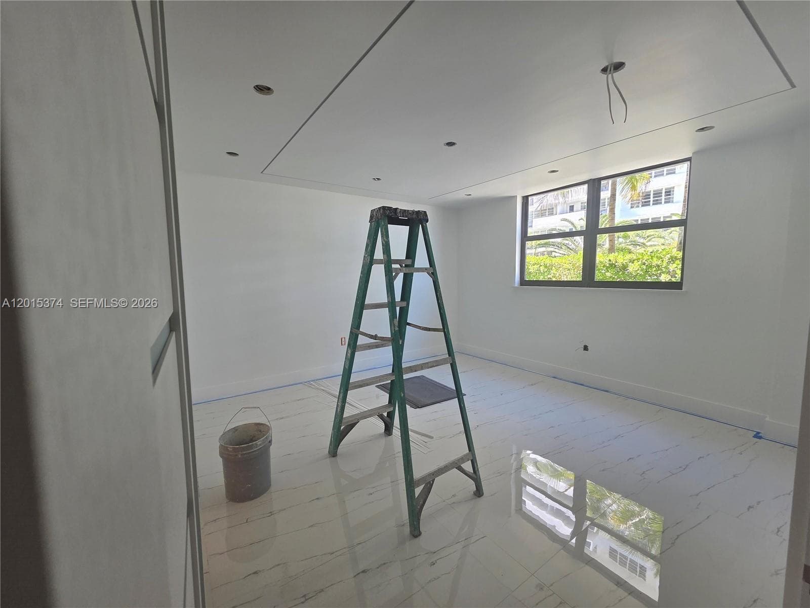 1623 Collins Ave 415 photo 4