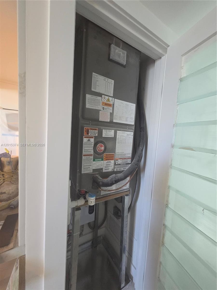 1623 Collins Ave 415 photo 8