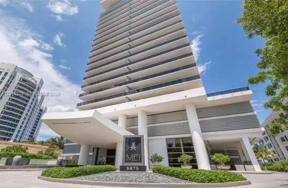 5875 Collins Ave 1803 photo 2