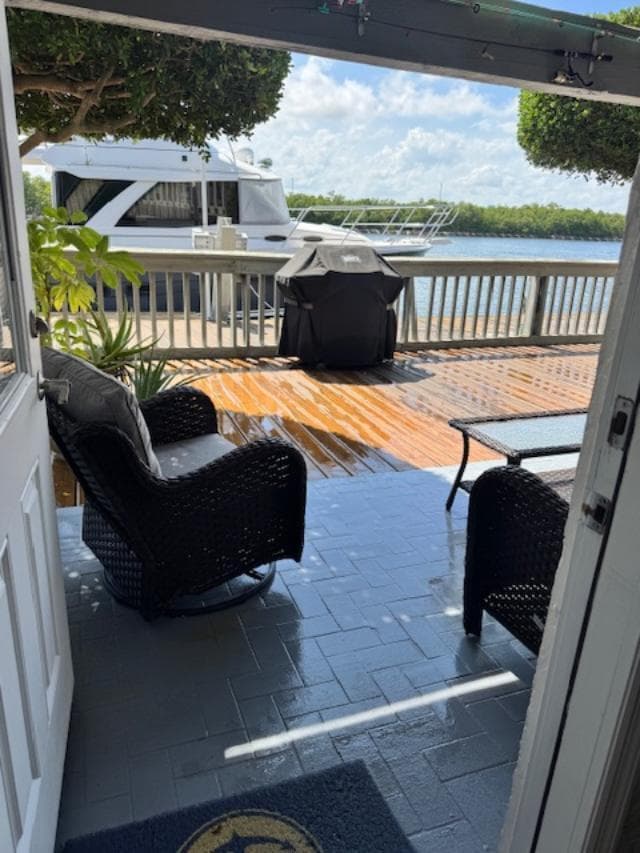 1800 N Ocean Drive 203 photo 2