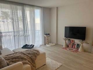 401 Ocean Dr 525 photo 5