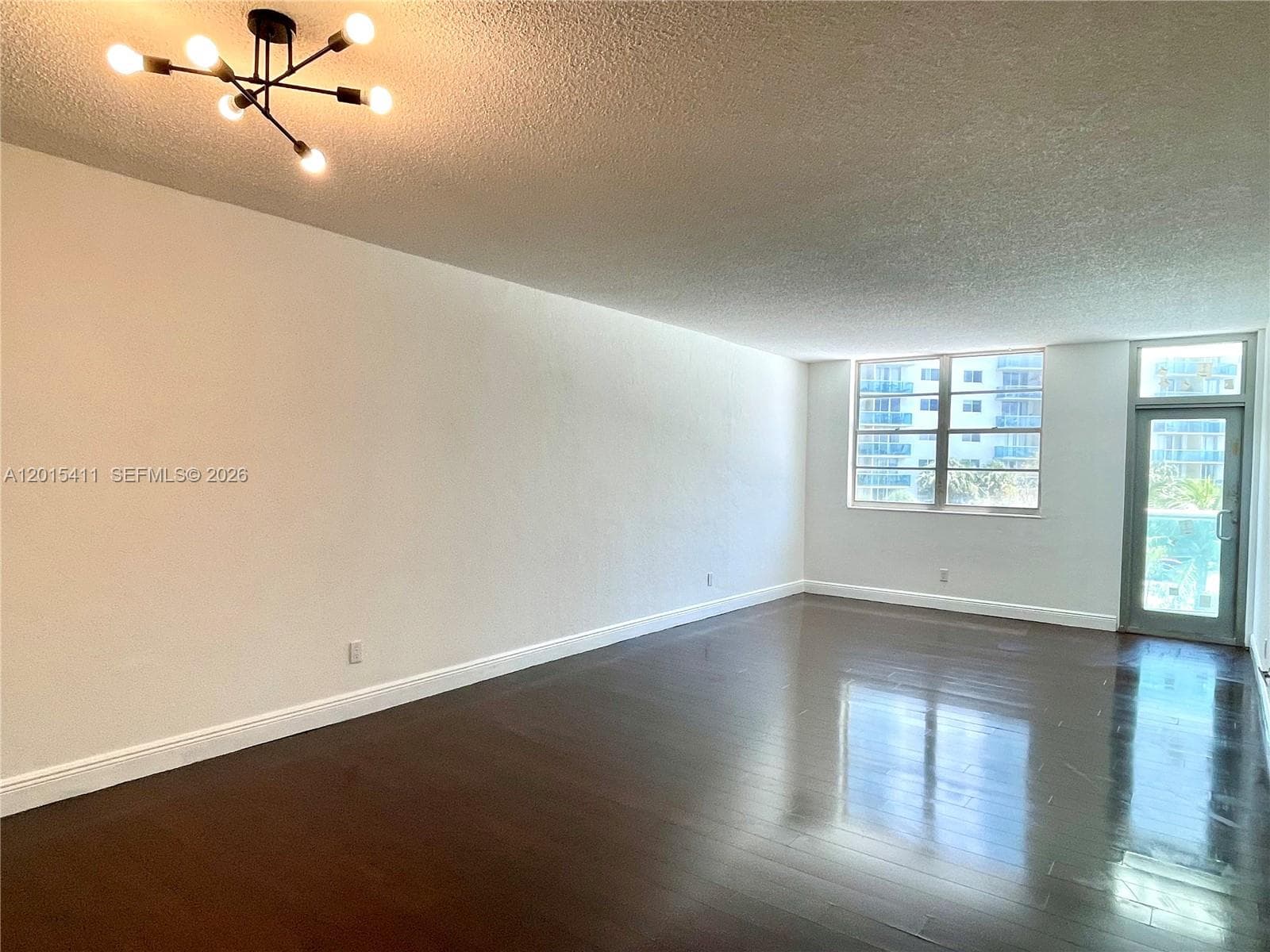 19390 Collins Ave 316 photo 6