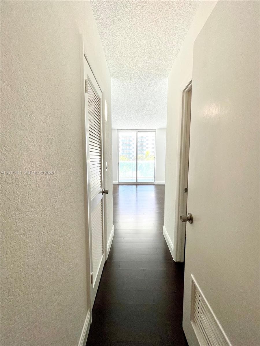 19390 Collins Ave 316 photo 22