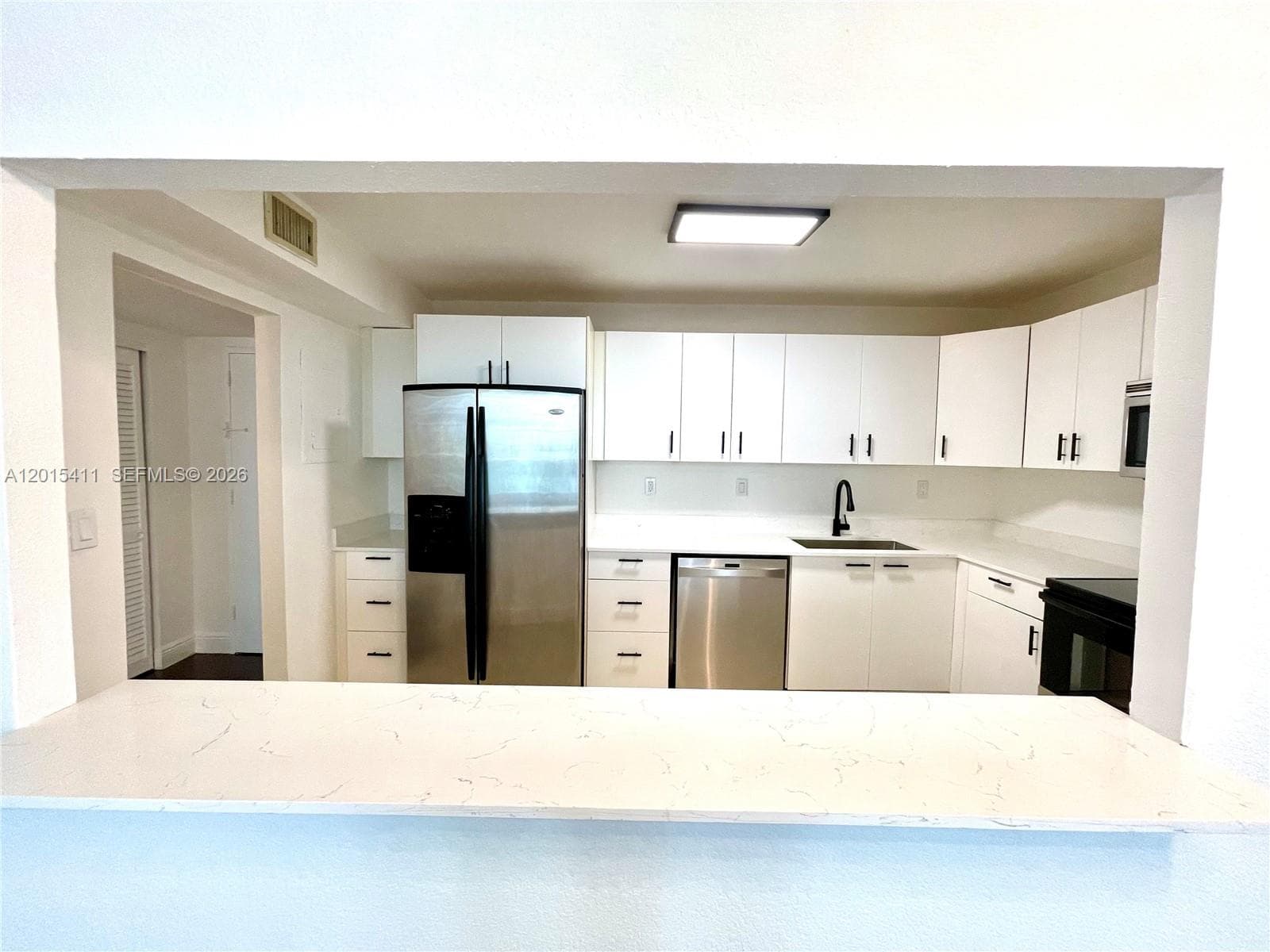 19390 Collins Ave 316 photo 7