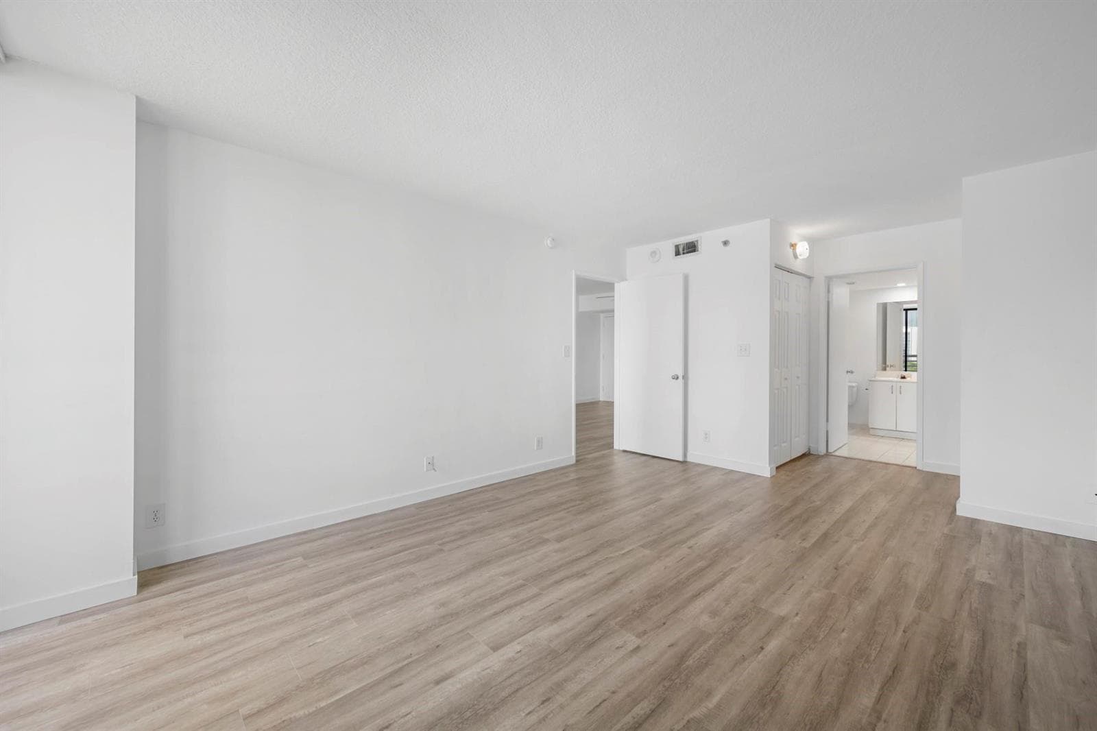 3300 NE 192nd Street 915 photo 6