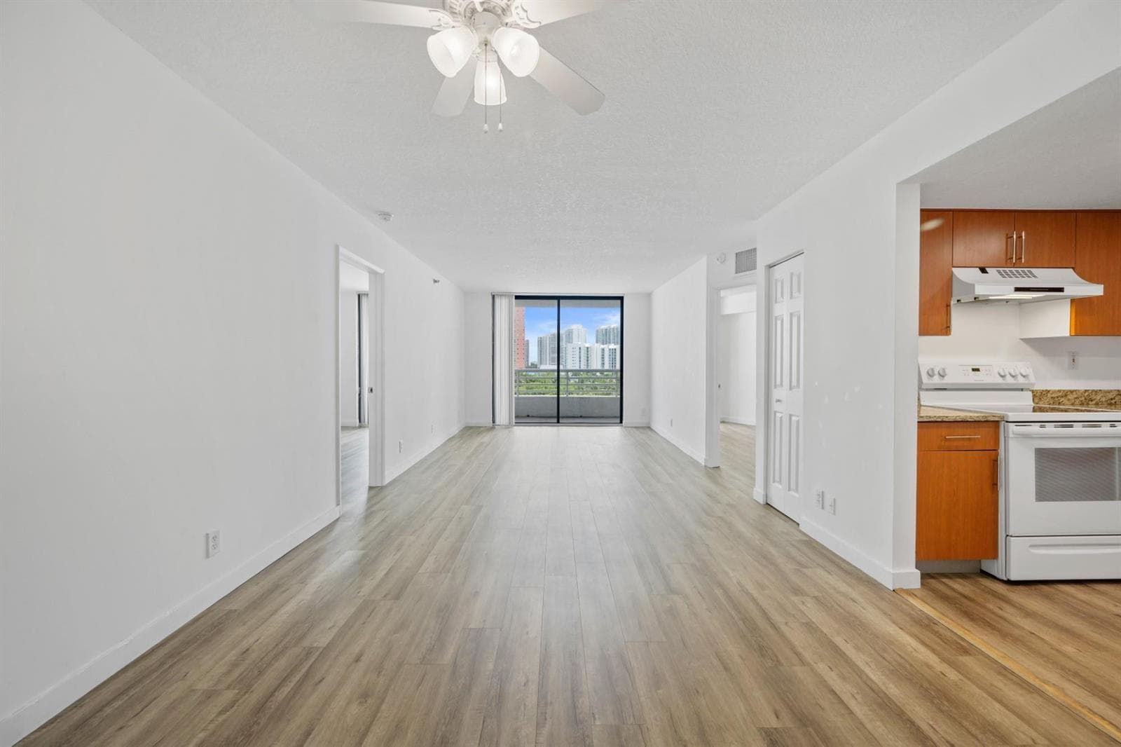 3300 NE 192nd Street 915 photo 17
