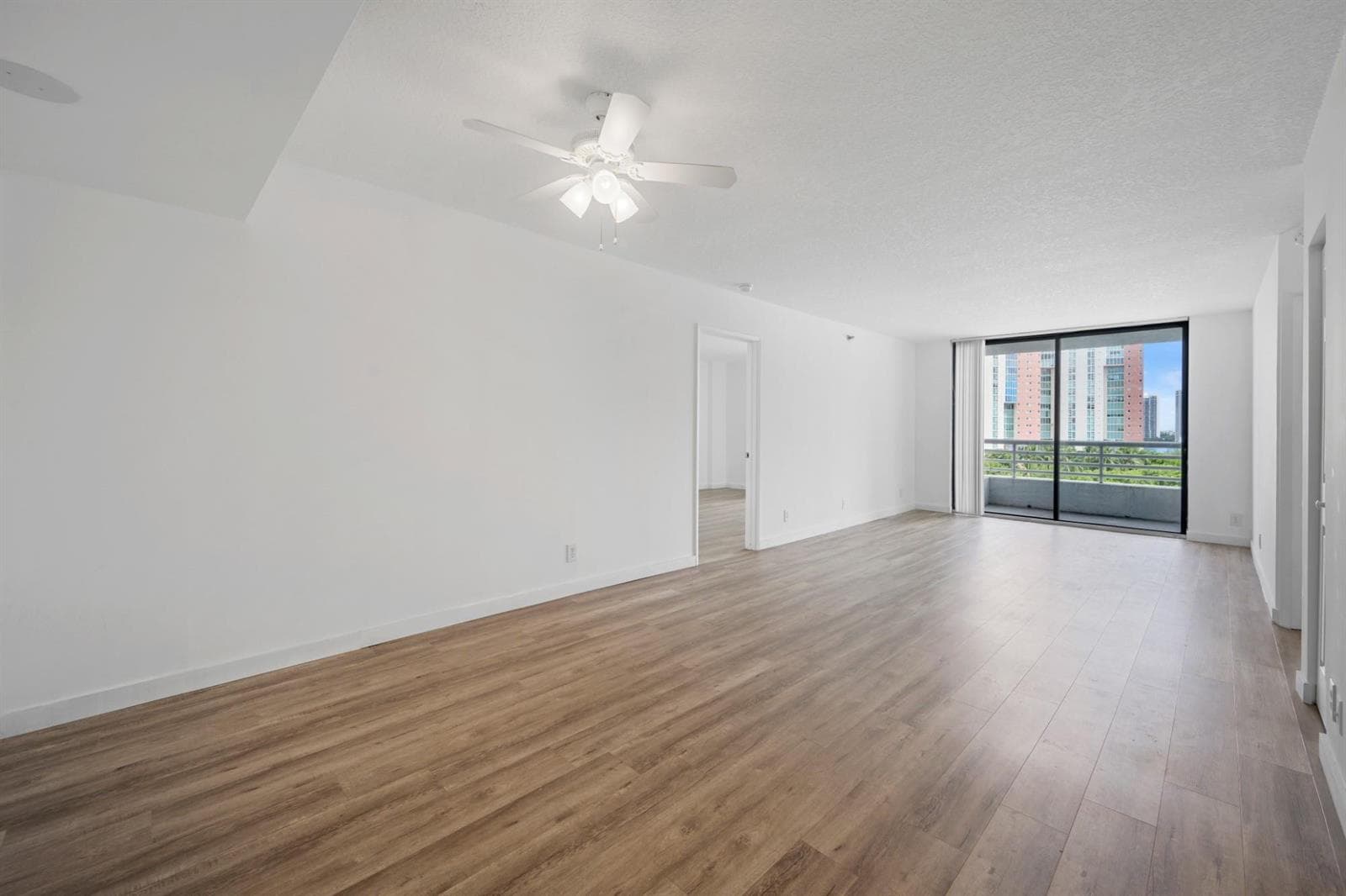 3300 NE 192nd Street 915 photo 20