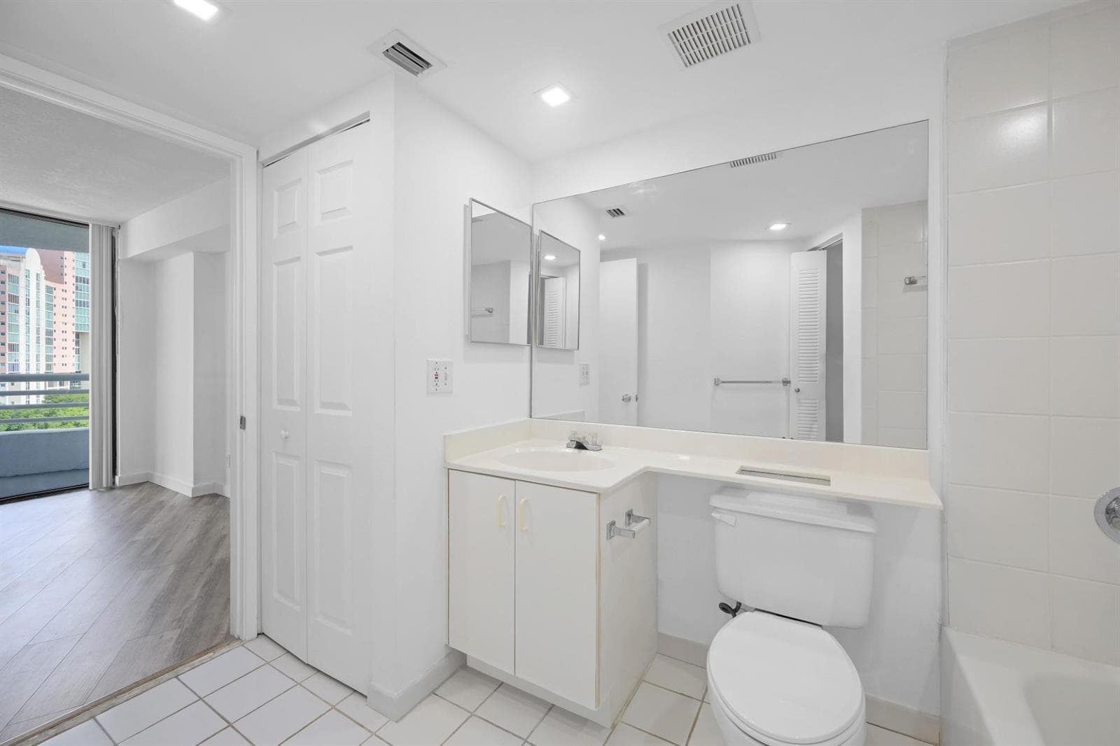 3300 NE 192nd Street 915 photo 9