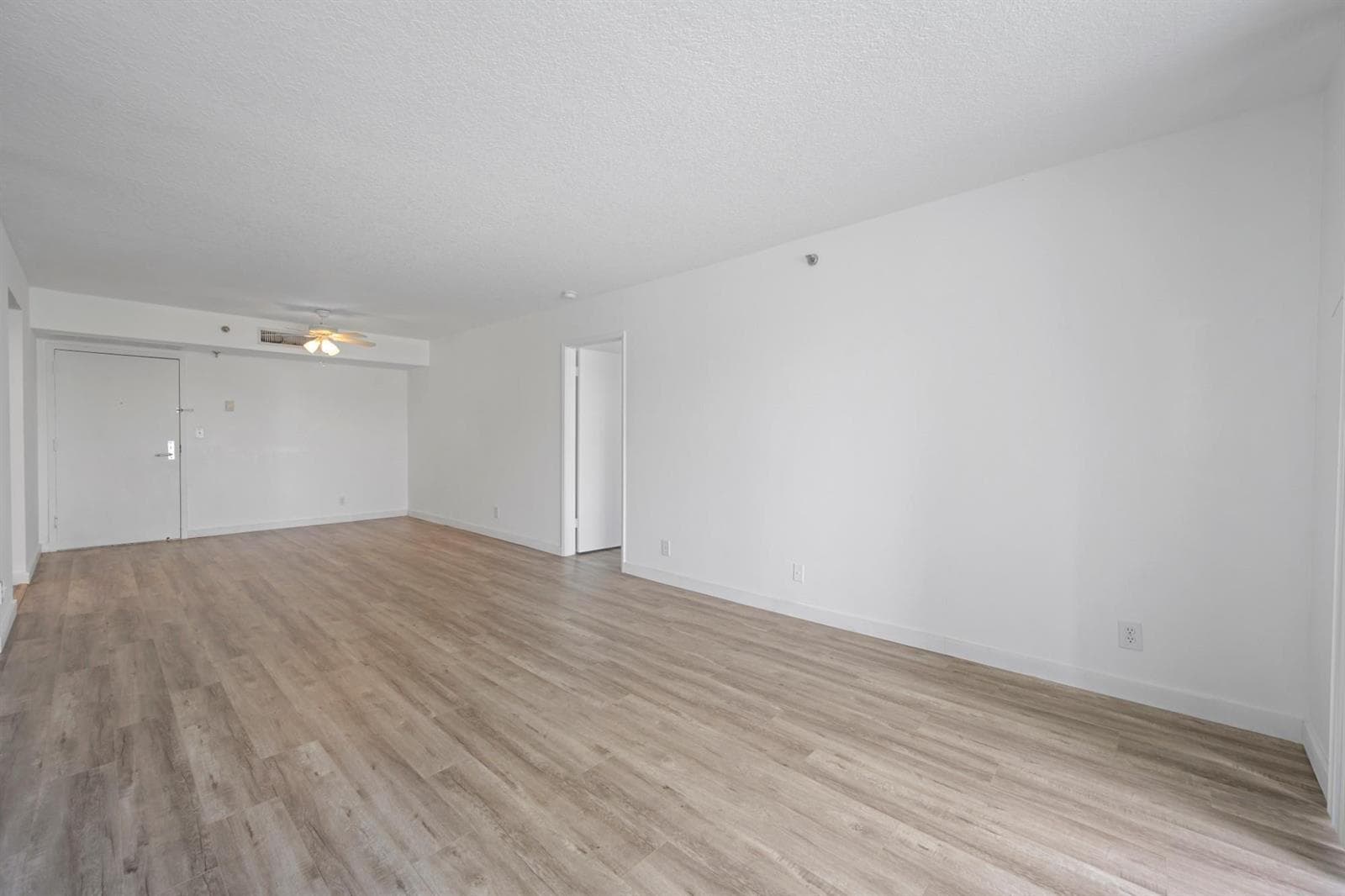 3300 NE 192nd Street 915 photo 18