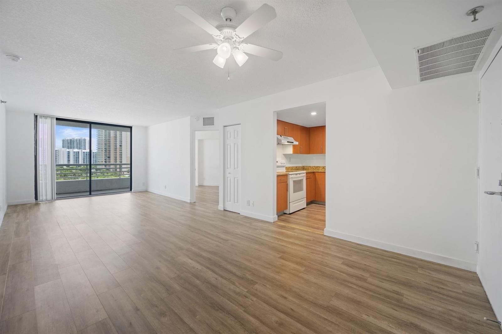 3300 NE 192nd Street 915 photo 19