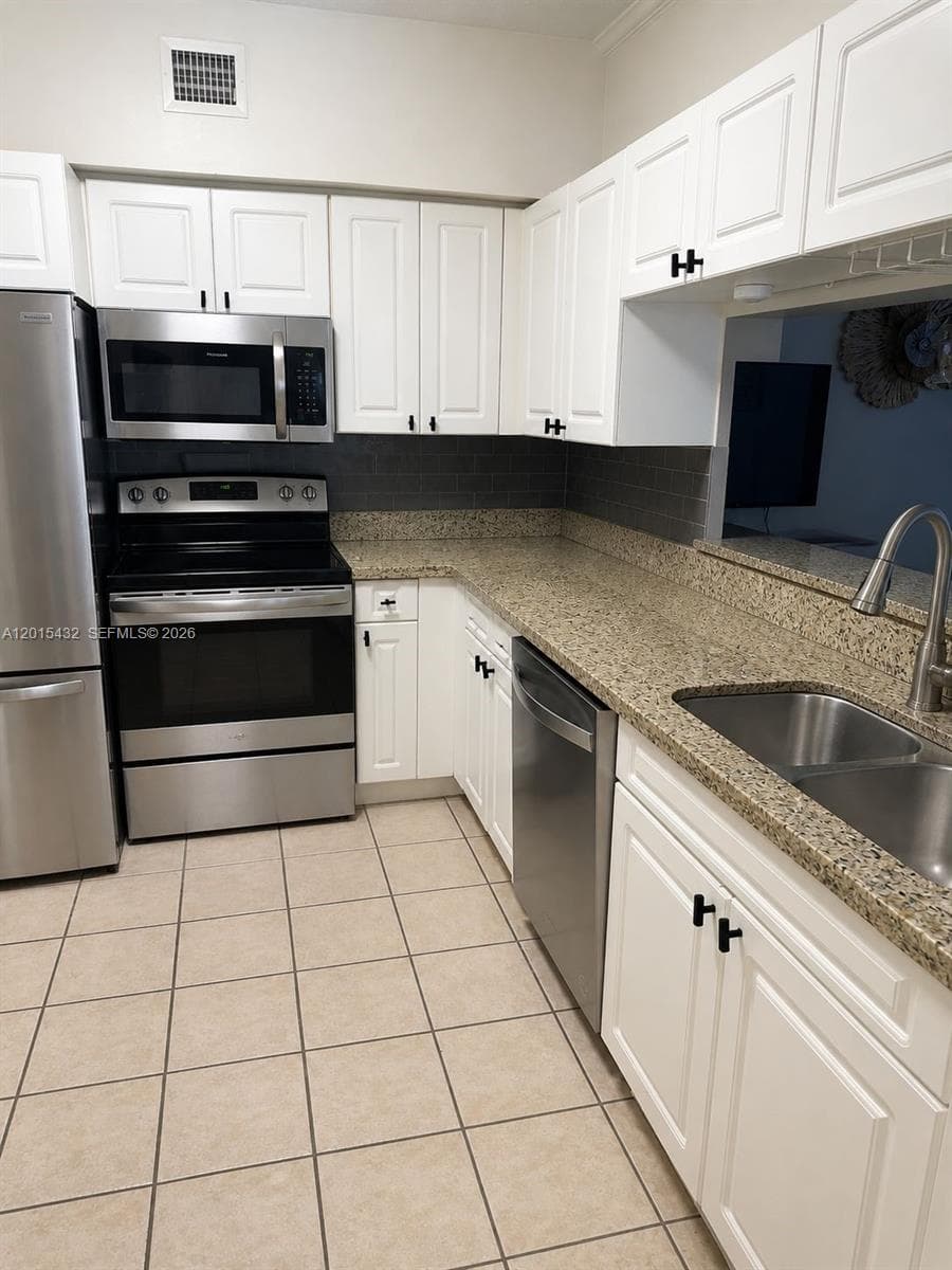 17150 Bay Rd 2620 photo 20