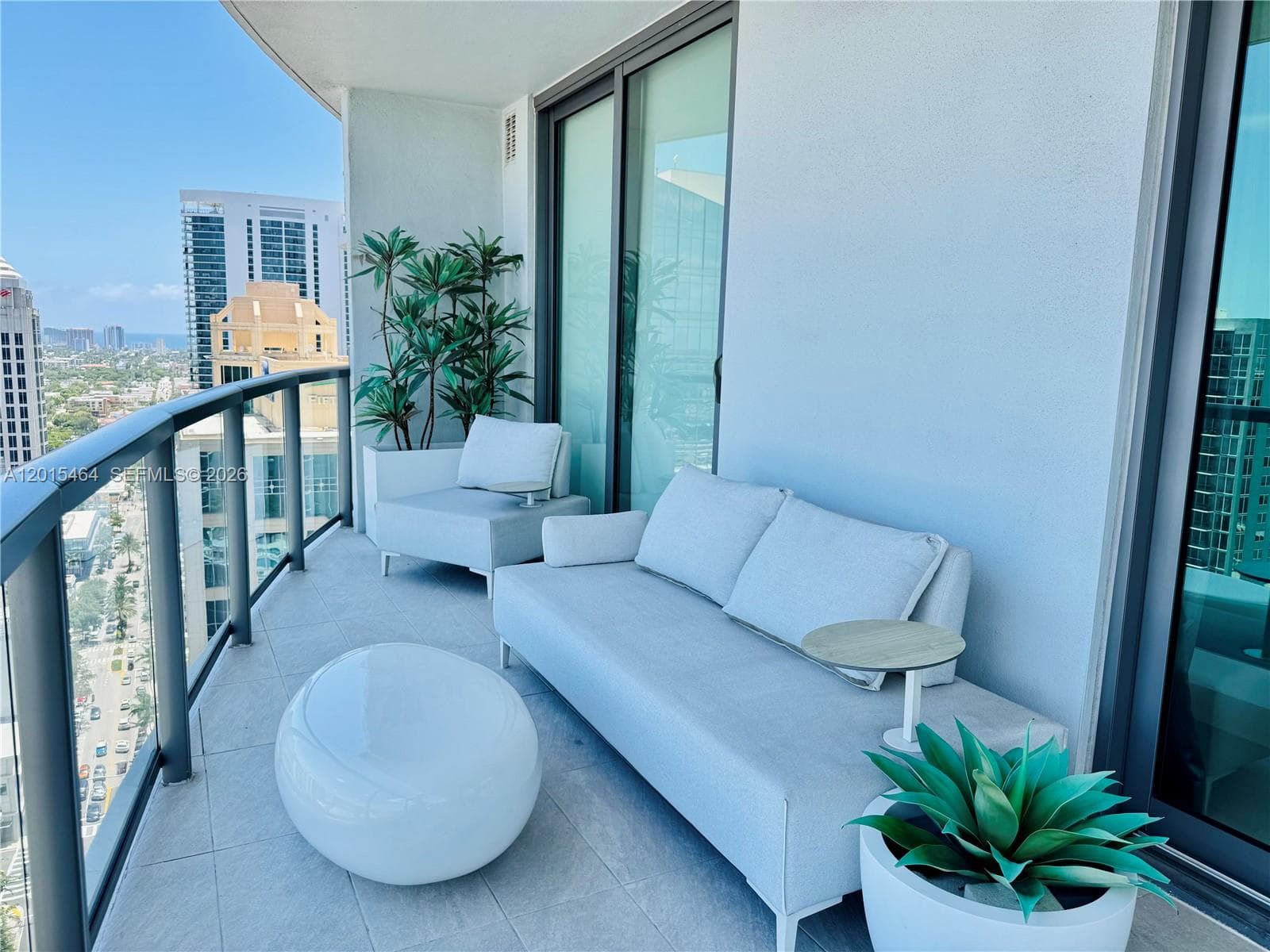 100 Las Olas Blvd 2802 photo 4