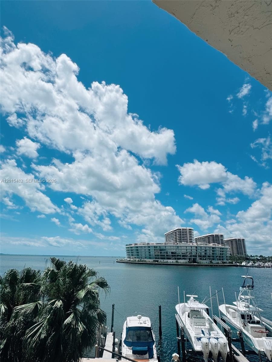 1632 Bayshore Ct 202 photo 7