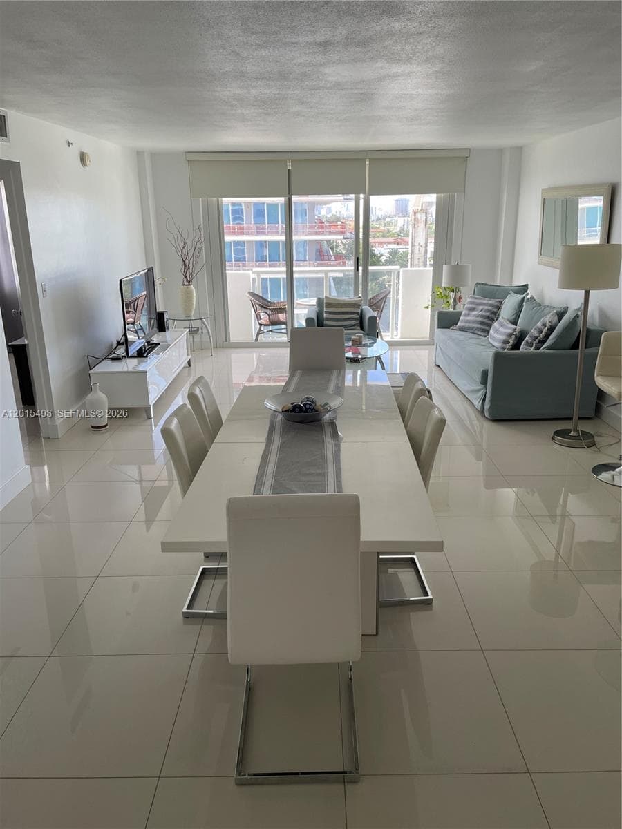 9195 Collins Ave 1012 photo 3
