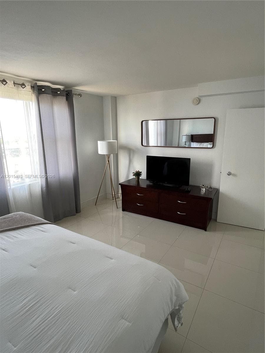 9195 Collins Ave 1012 photo 11