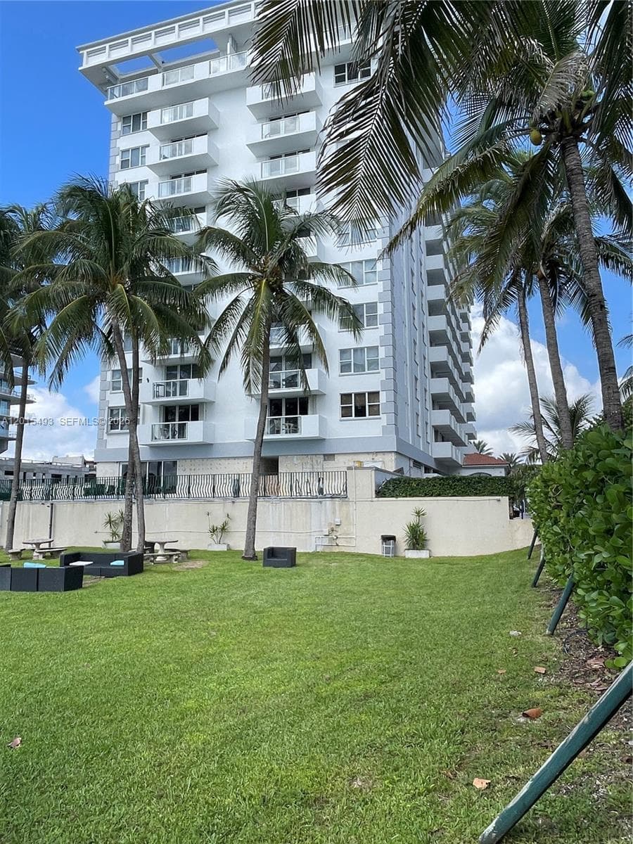 9195 Collins Ave 1012 photo 19