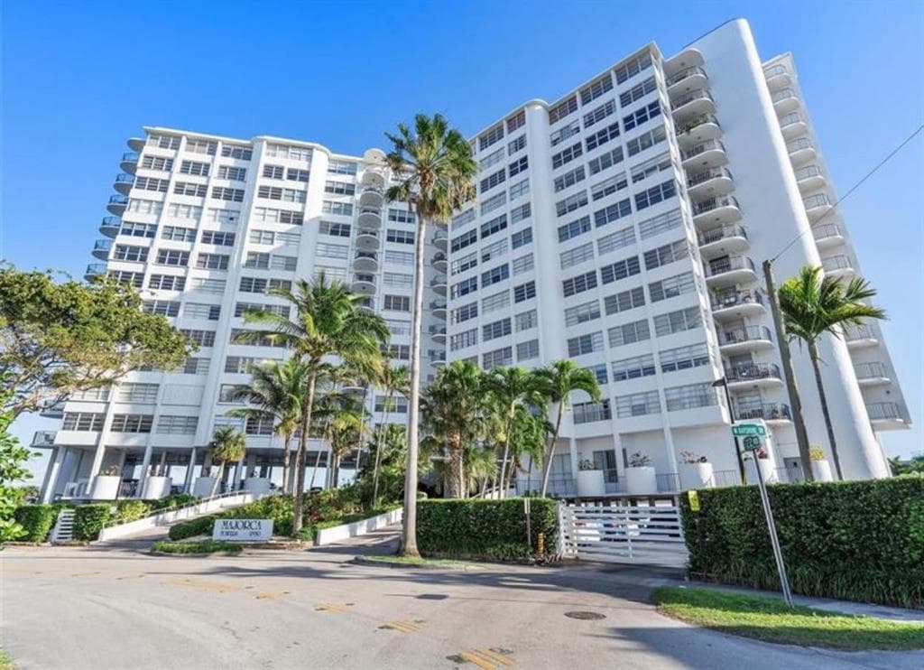 11930 N Bayshore Drive 1202 photo 4