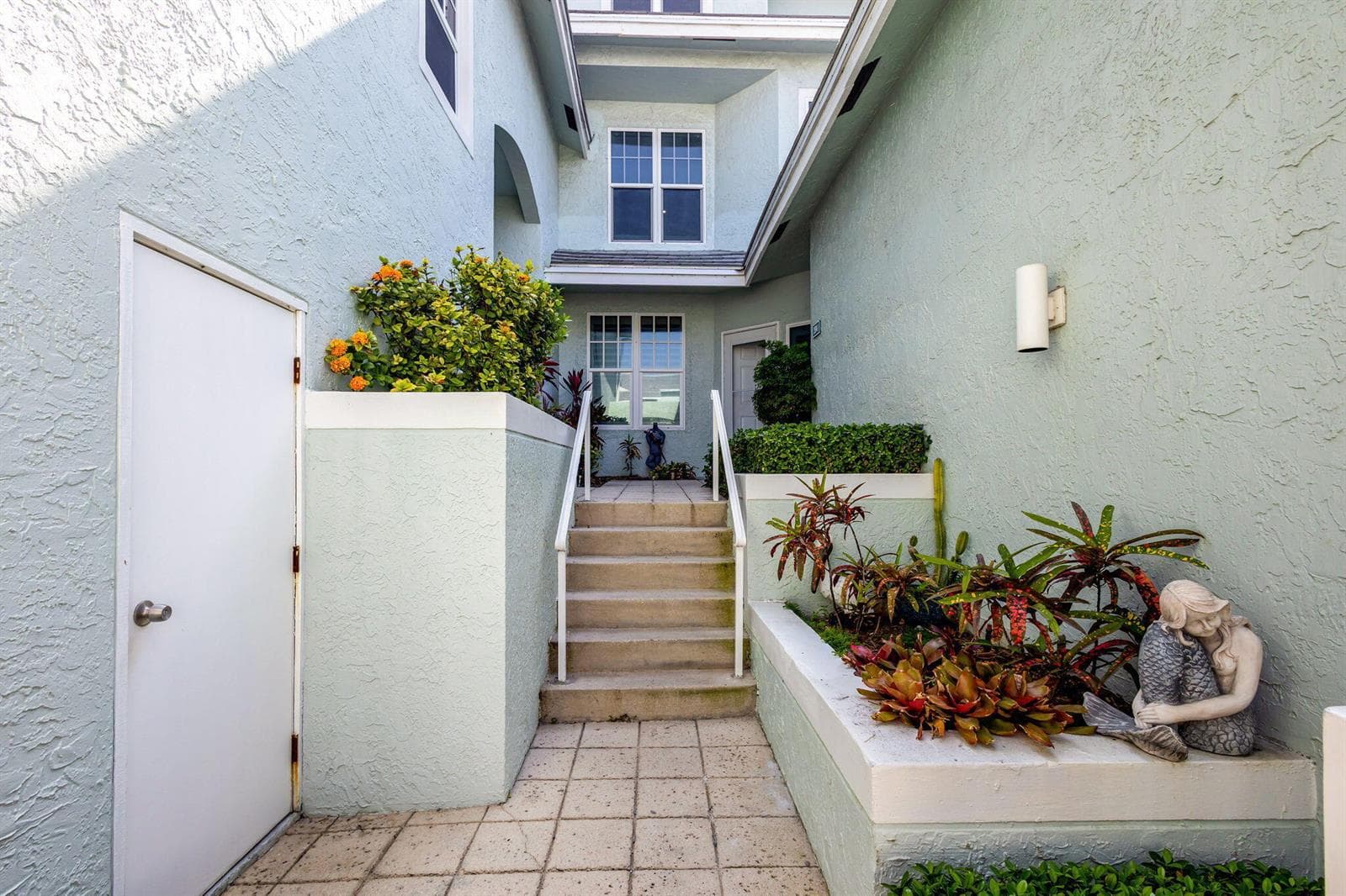 205 Mainsail Circle photo 9
