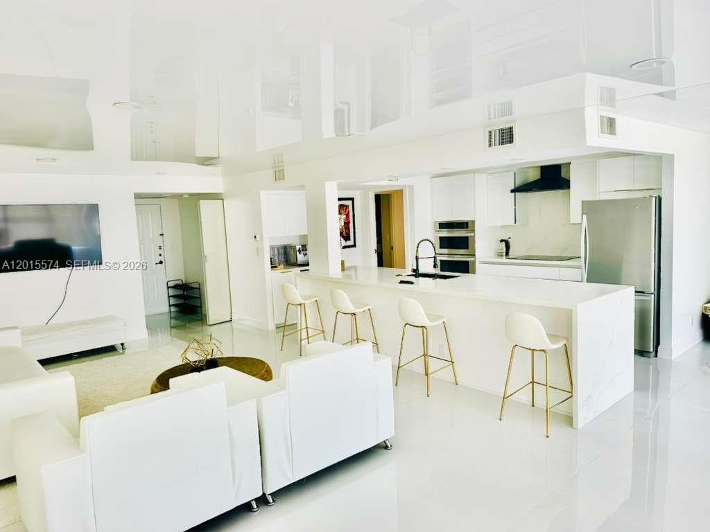 600 Parkview Dr 1018 photo 3