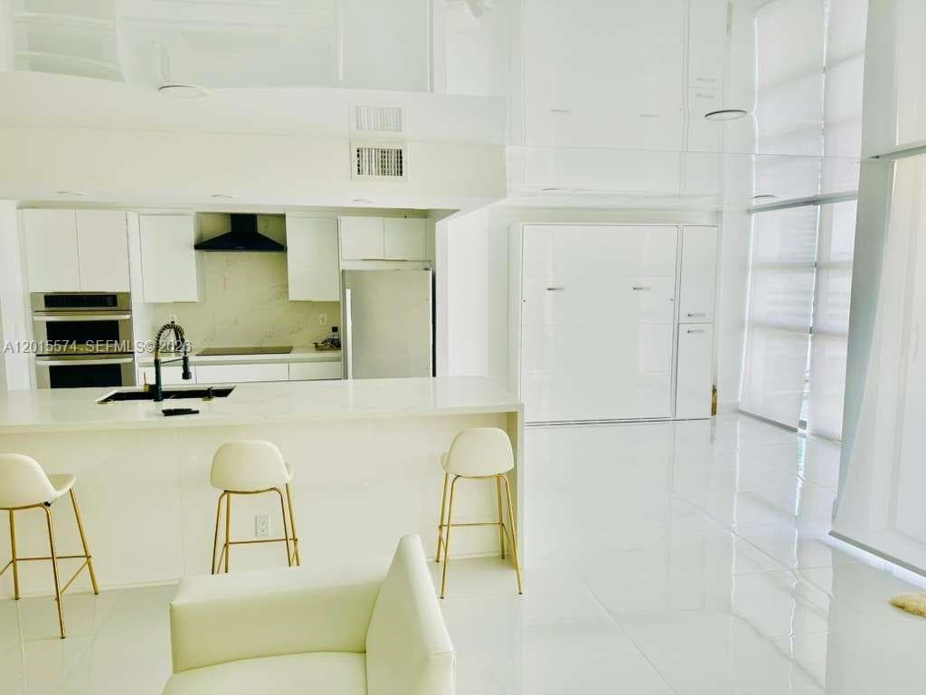600 Parkview Dr 1018 photo 4