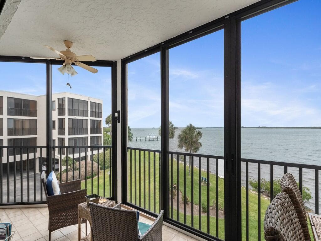 9612 Riverside Drive 203 photo 13