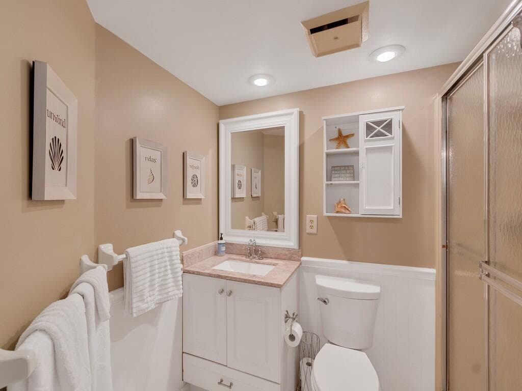 9612 Riverside Drive 203 photo 12