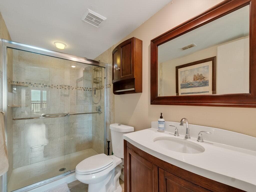 9612 Riverside Drive 203 photo 10