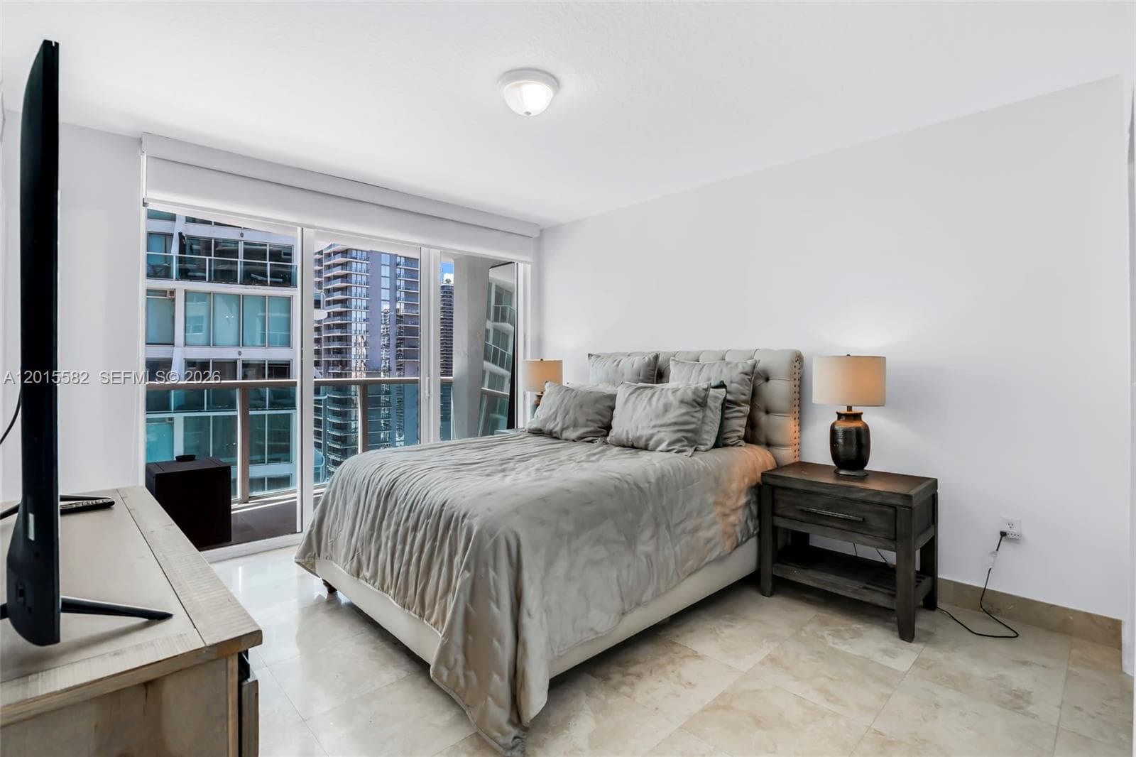 31 SE 5th St 3010 photo 18