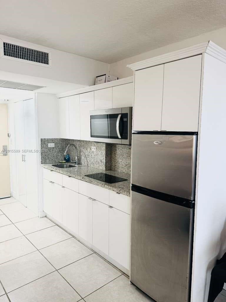19201 Collins Ave 841 photo 3