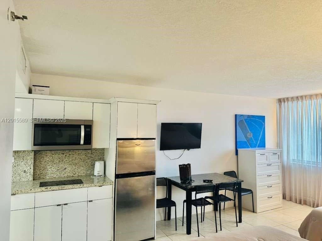 19201 Collins Ave 841 photo 4