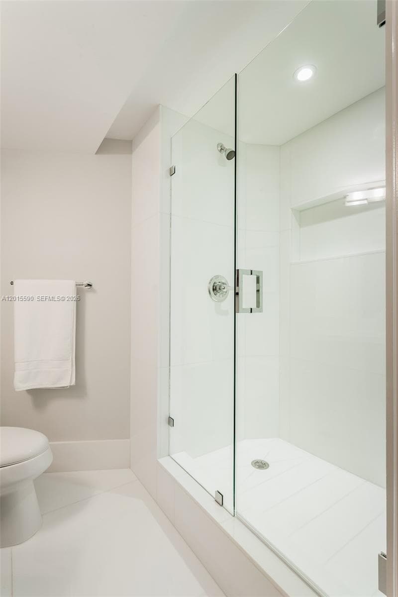 6700 Indian Creek Dr 1402 photo 13