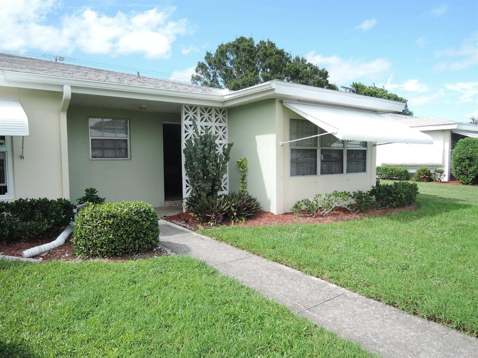 115 Lakes End Drive D photo 1